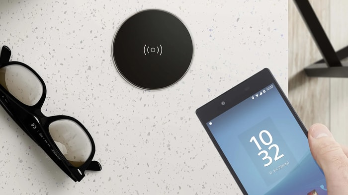 Qi phone charger
