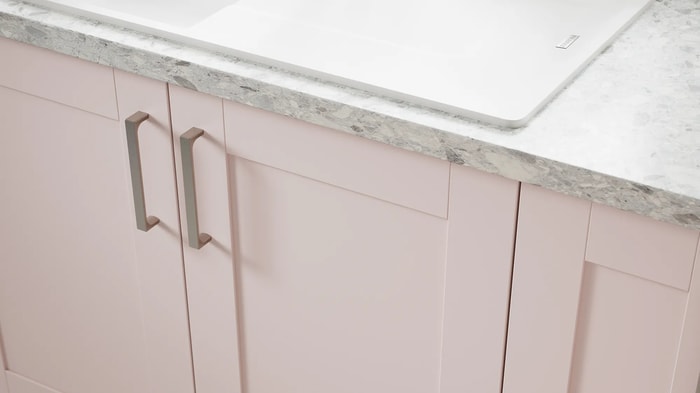 Kitchen units in an Ohio Dusky Pink Kitchen